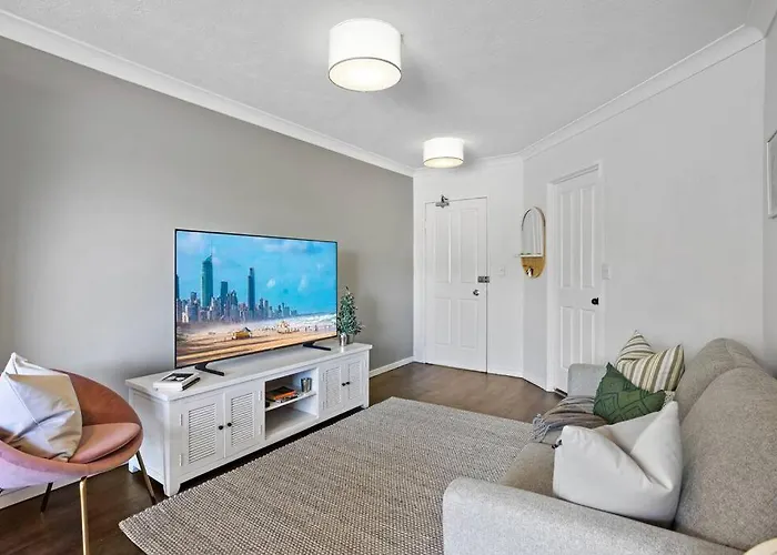 Coastal 1-Bed Apartment With Pool & Tennis Court