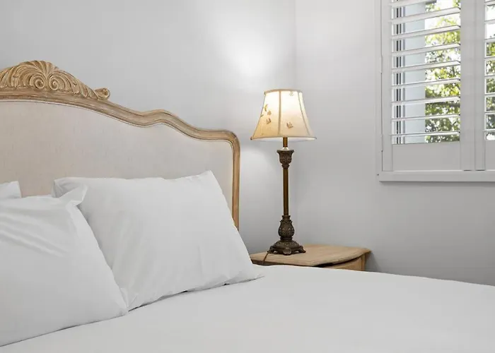 Coastal 1-Bed Apartment With Pool & Tennis Court