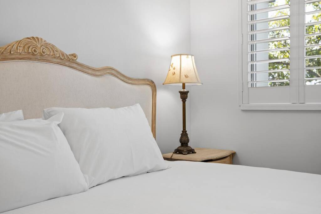 Coastal 1-bed With Pool & Tennis Court *